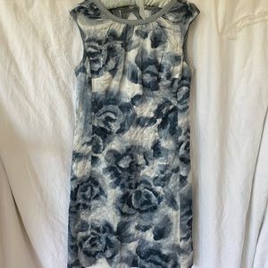 Blue & white floral sleeveless petite dress